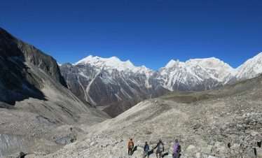 manaslu circuit trek with tsum valley